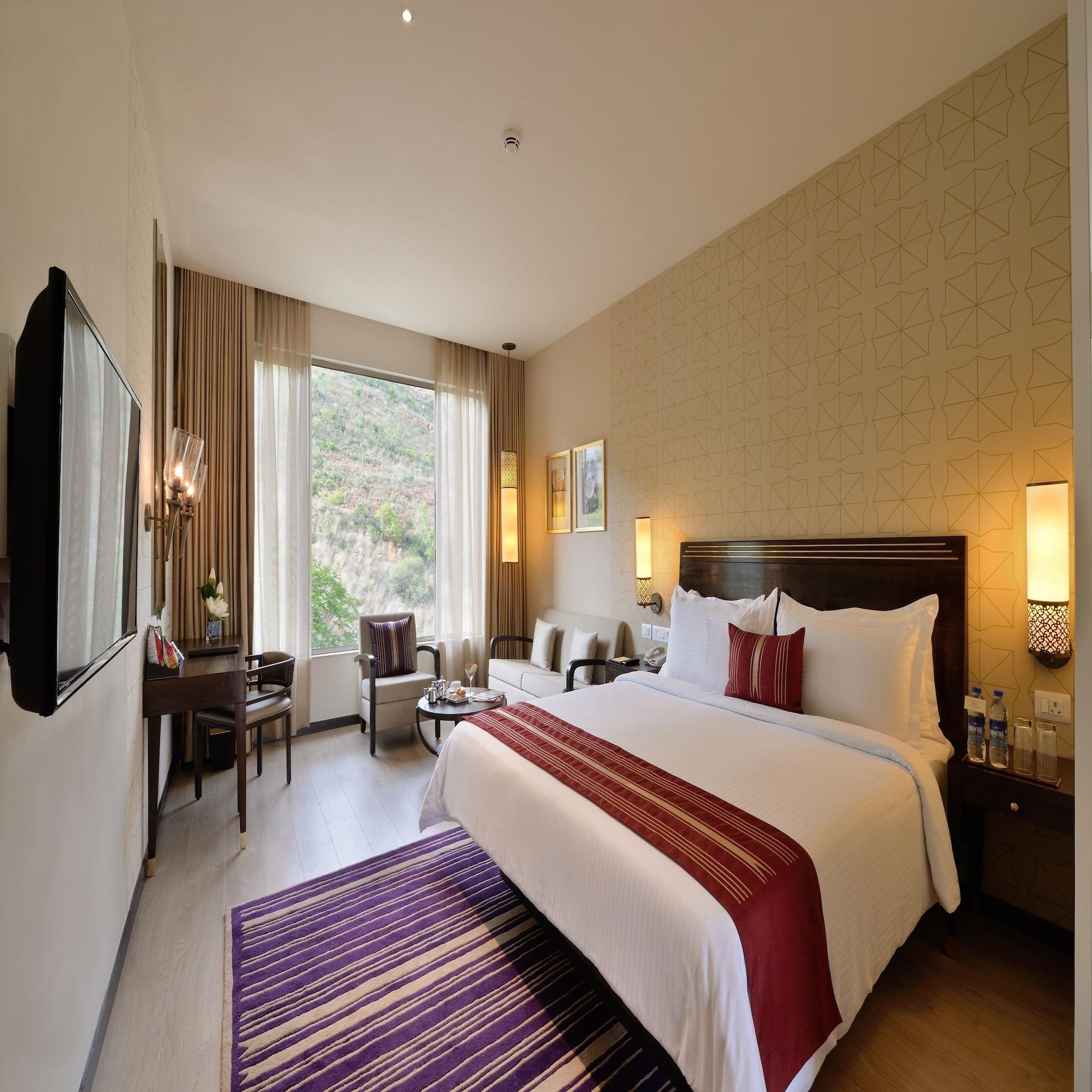 โรงแรมมาราซา สโรวร พรีเมียร์ ติรุปาติ ตีรูปาติ ภายนอก รูปภาพ A room at The Oberoi Rishikesh