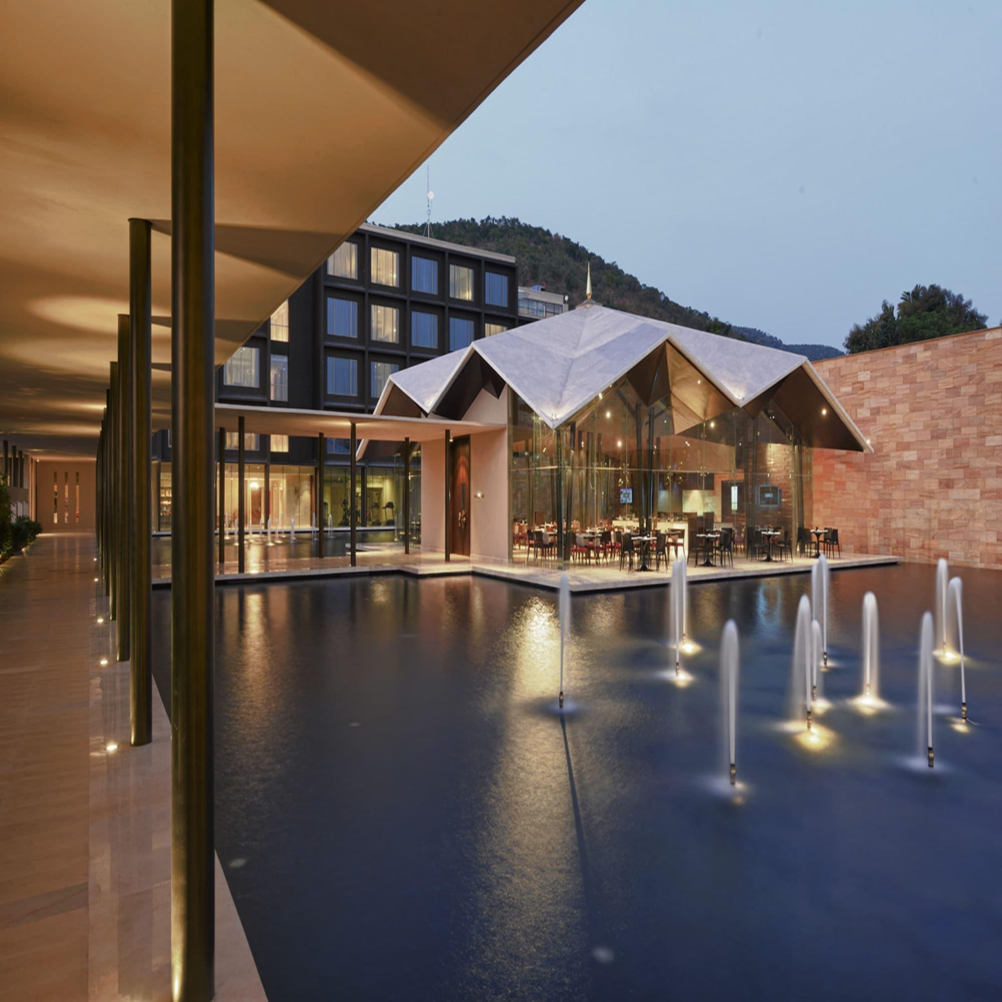 โรงแรมมาราซา สโรวร พรีเมียร์ ติรุปาติ ตีรูปาติ ภายนอก รูปภาพ The resort's lobby