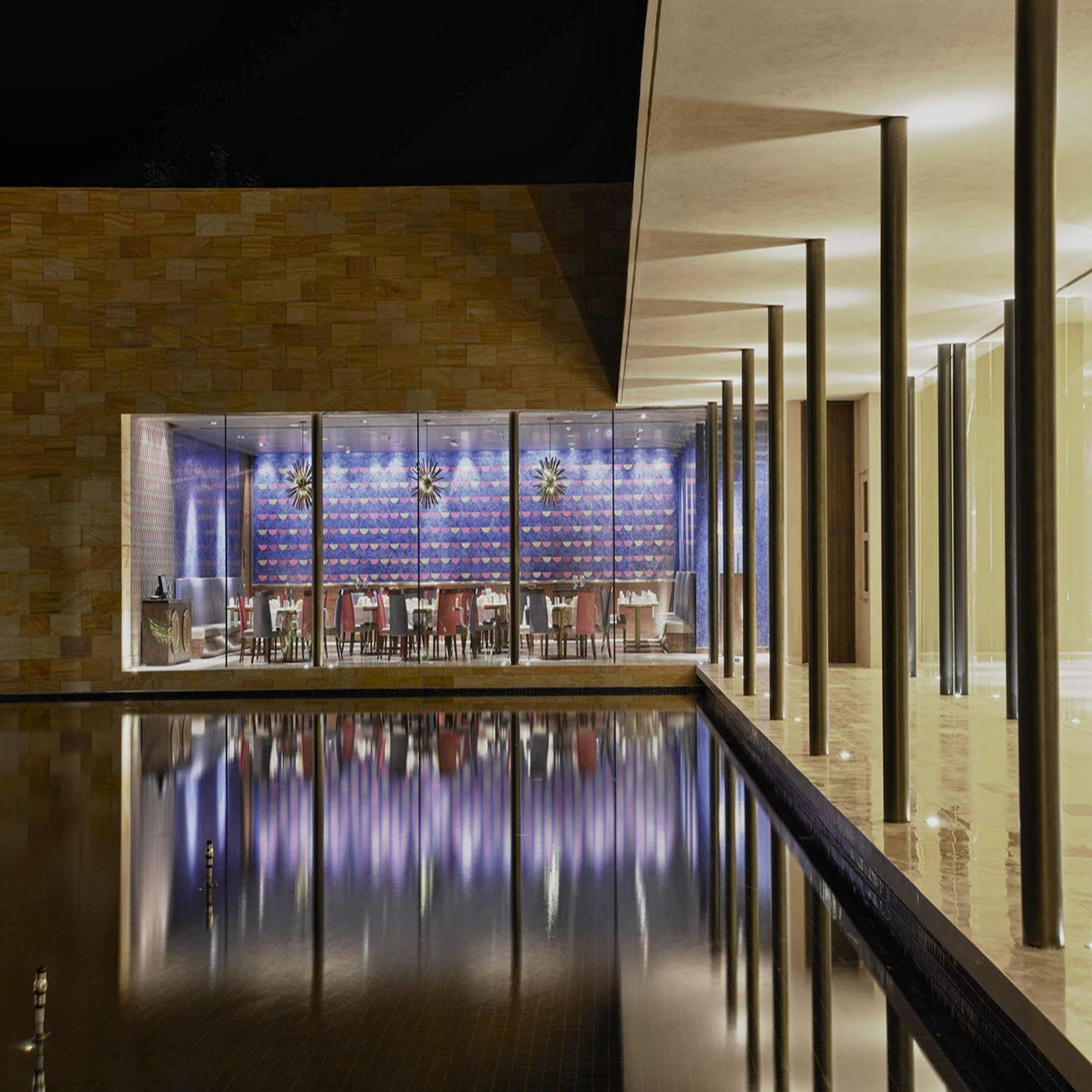 โรงแรมมาราซา สโรวร พรีเมียร์ ติรุปาติ ตีรูปาติ ภายนอก รูปภาพ The interior of the hotel
