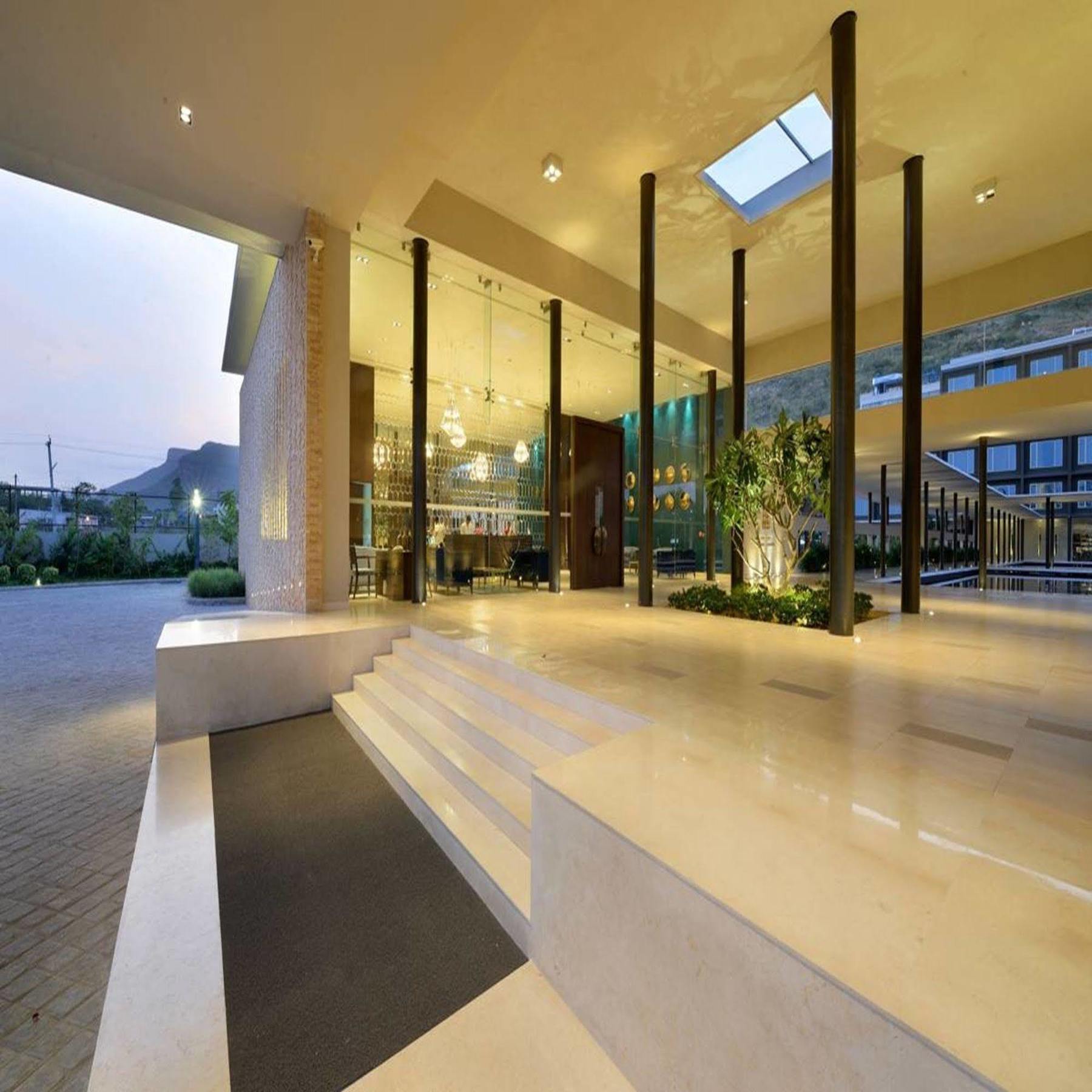 โรงแรมมาราซา สโรวร พรีเมียร์ ติรุปาติ ตีรูปาติ ภายนอก รูปภาพ The lobby of the hotel