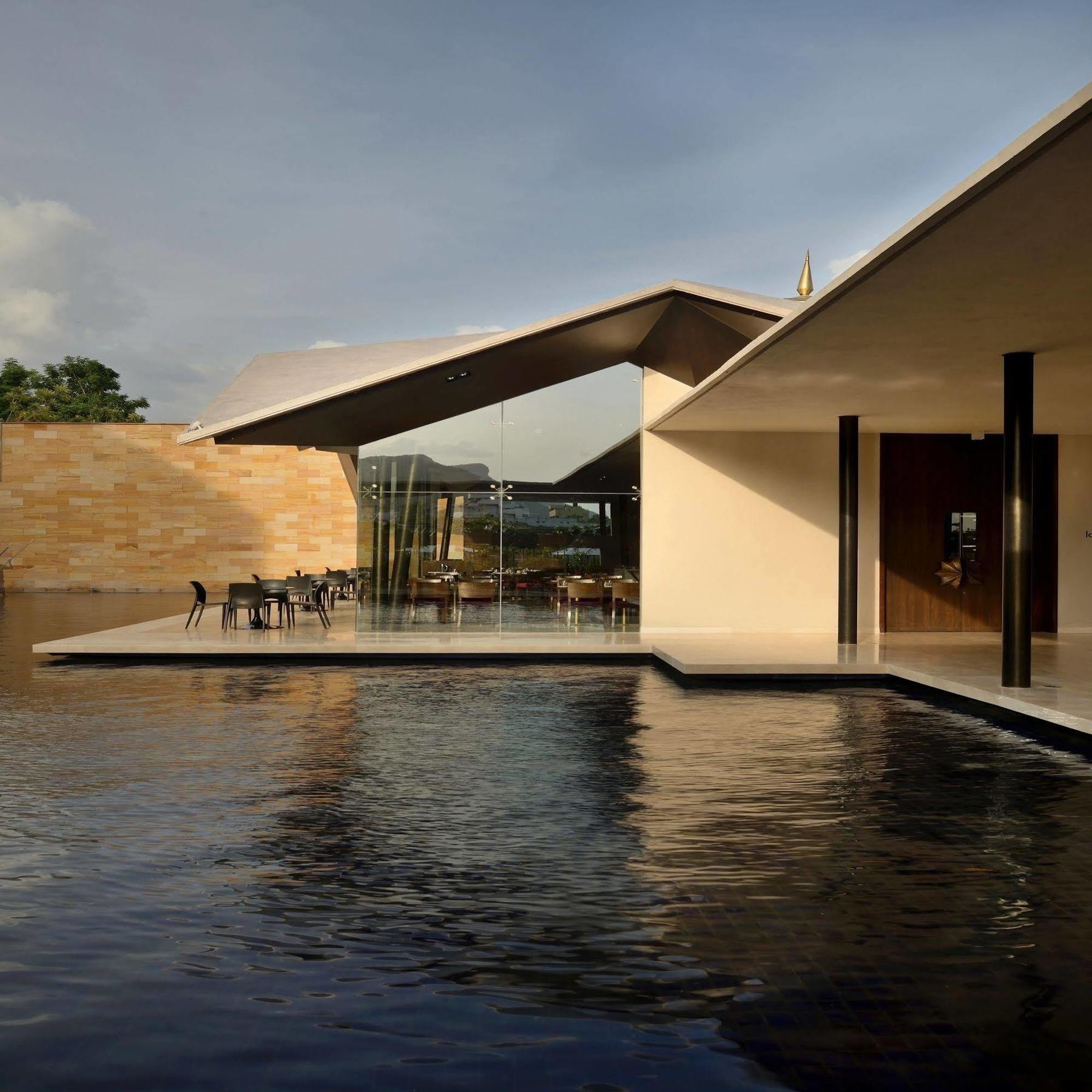โรงแรมมาราซา สโรวร พรีเมียร์ ติรุปาติ ตีรูปาติ ภายนอก รูปภาพ Villa A, 2005